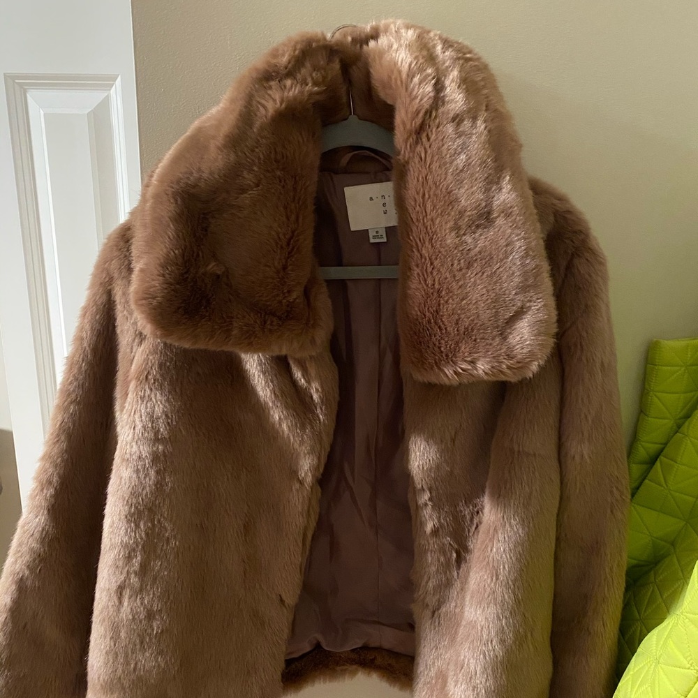 Dark pink faux fur jacket with pockets (small)